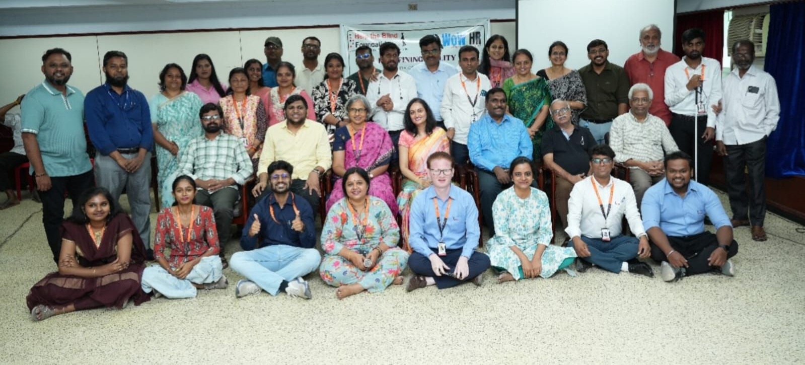 A large group photo of Dignitaries from HTBF and WoW HR